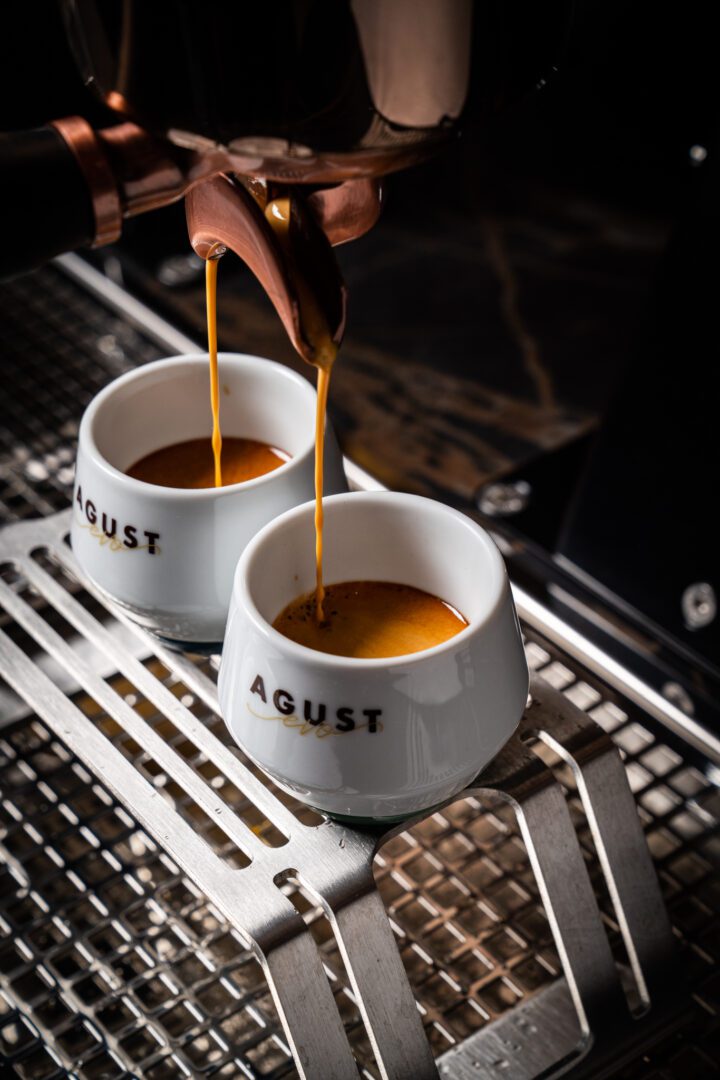 Set 4 espresso cups with Evo logo